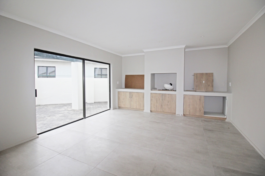 5 Bedroom Property for Sale in Myburgh Park Western Cape